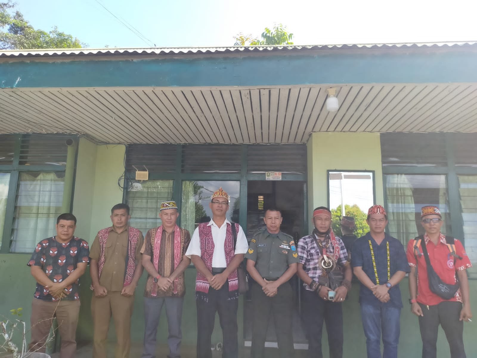 Lembaga Musyawarah Adat Dayak Tobag Lakukan Kunjungan Koordinasi ke Koramil Tayan Hilir