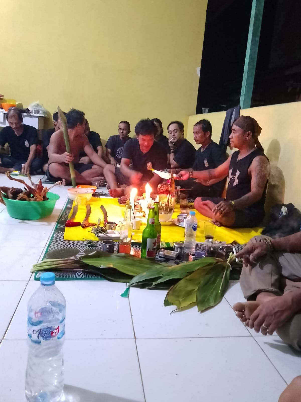 Ritual penyucian kampung Temurak – Meliau