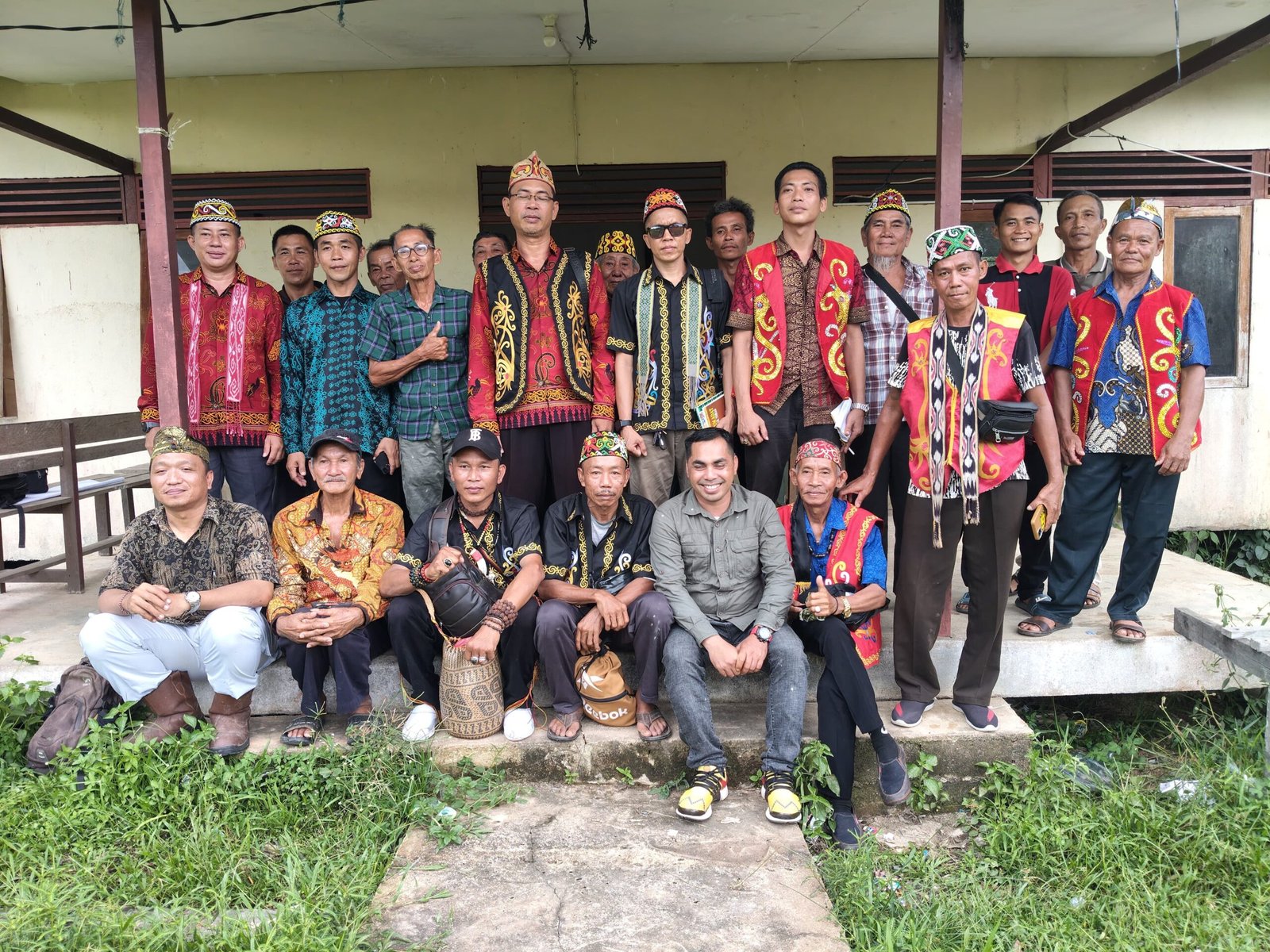 Melaksanakan Sosialisasi dan Pengukuhan Pengurus Adat di Desa Kampung Baru – Kecamatan Toba